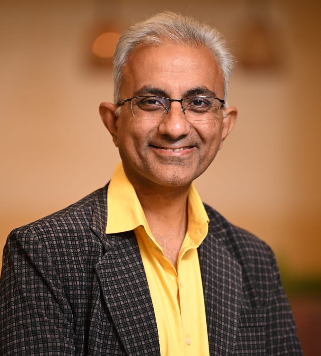 Dr. Manoj Saigal